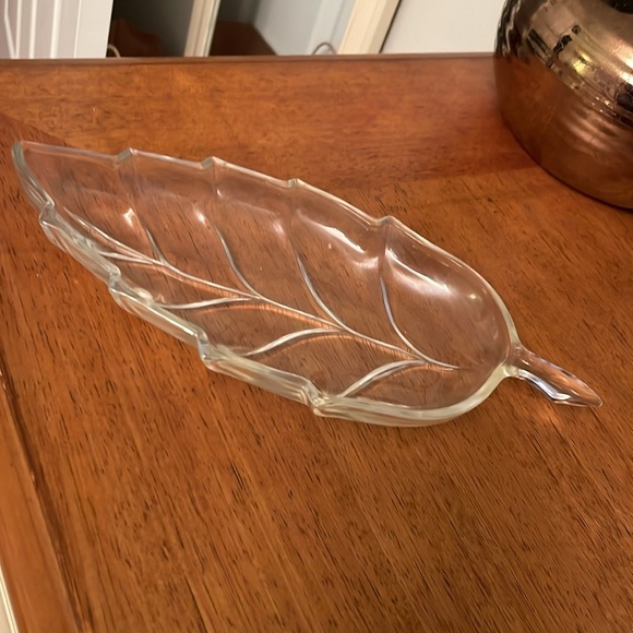 FALL Vintage Hazel Atlas Clear Glass Leaf Relish or Candy Trinket Dish - Picture 2 of 7